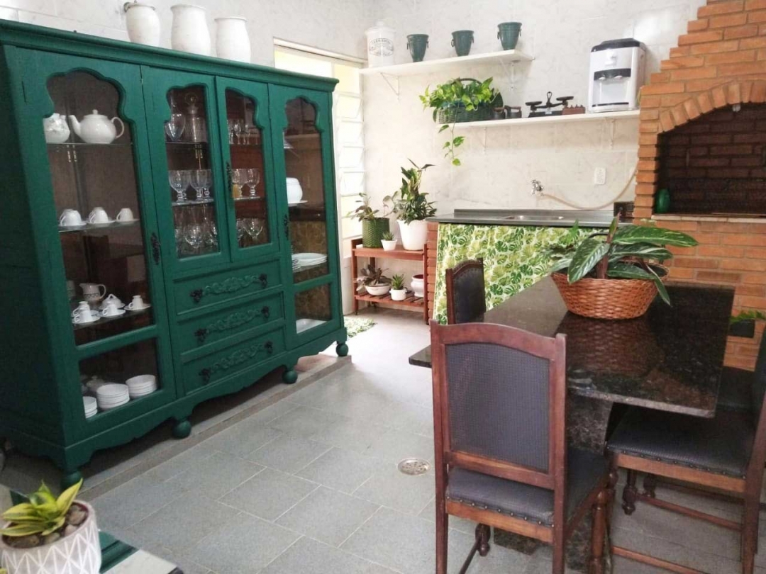 Casa, 4 quartos, 242 m² - Foto 1