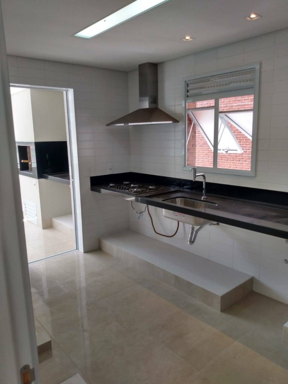 Residencial Maiorca, 3 suítes, 2 vagas de garagem.