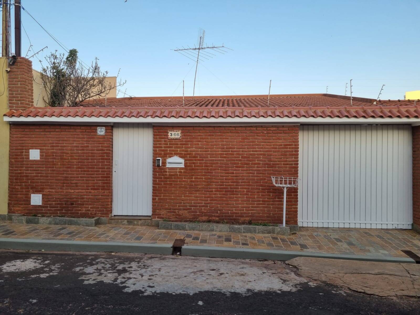 Casa, 3 quartos, 191 m² - Foto 1