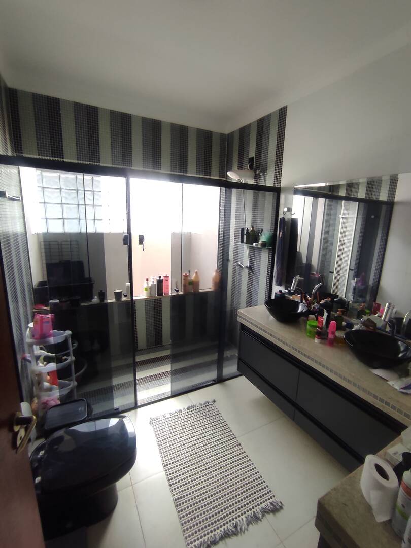 Casa à venda com 3 quartos, 220m² - Foto 7