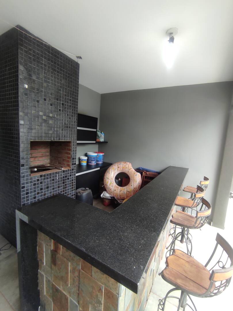 Casa à venda com 3 quartos, 220m² - Foto 11