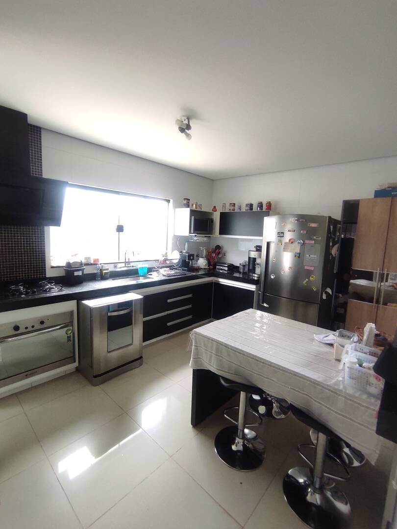 Casa à venda com 3 quartos, 220m² - Foto 15