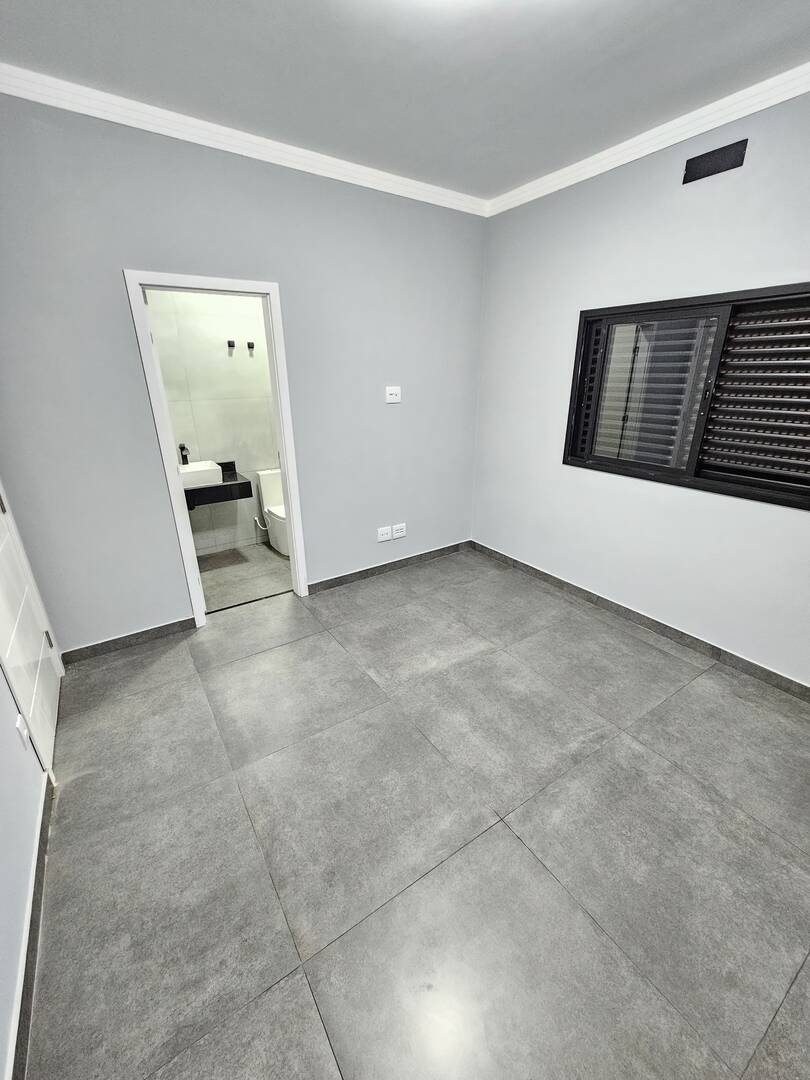 Casa à venda com 3 quartos, 228m² - Foto 9