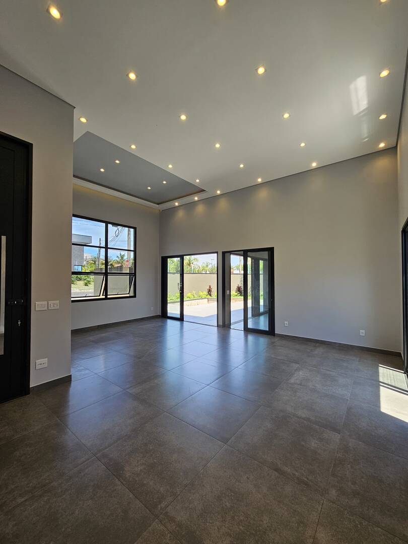 Casa à venda com 3 quartos, 228m² - Foto 10