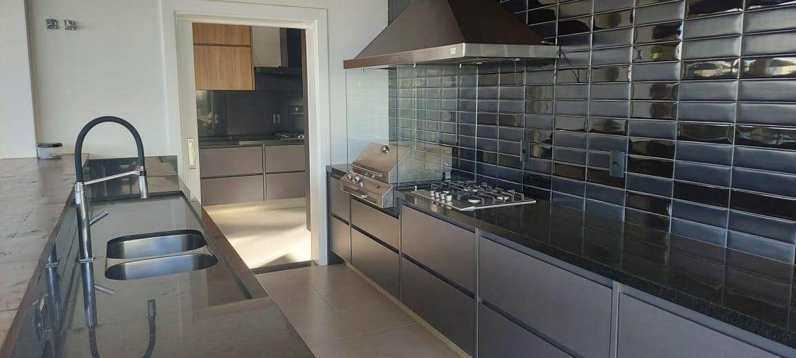 Casa à venda com 3 quartos, 315m² - Foto 9