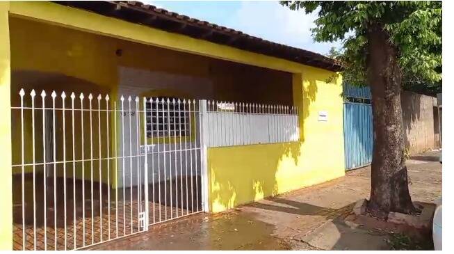 Casa à venda com 5 quartos, 178m² - Foto 1