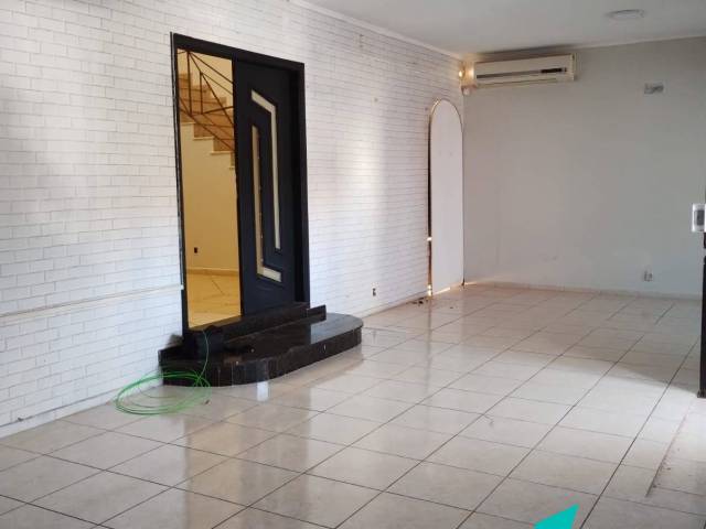 #1037 - Sobrado para Locação em Bauru - SP - 2